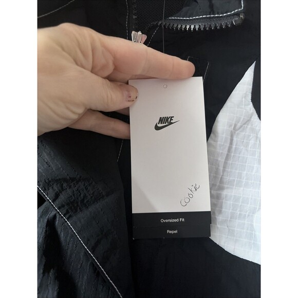 Nike Women’s Swoosh Repel Woven Oversized Jacket Size Medium New With Tags - Picture 5 of 7